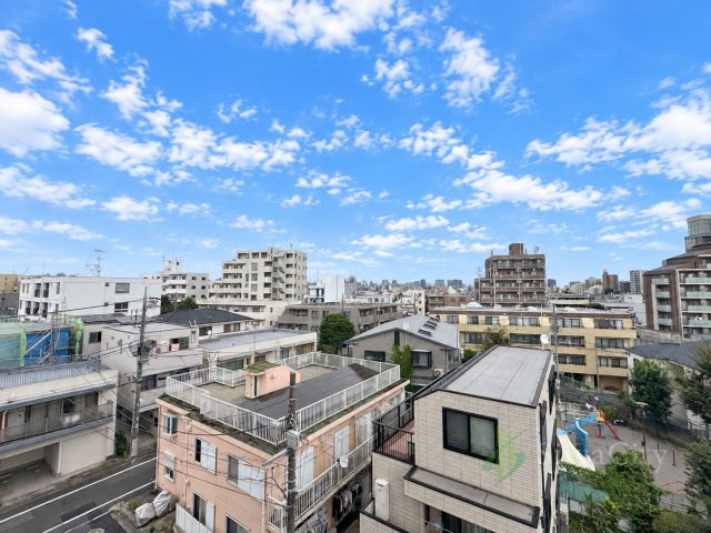 北千束スカイマンションの展望|5階部分から望む開放的な眺望。周辺の街並みを広く見渡せます。