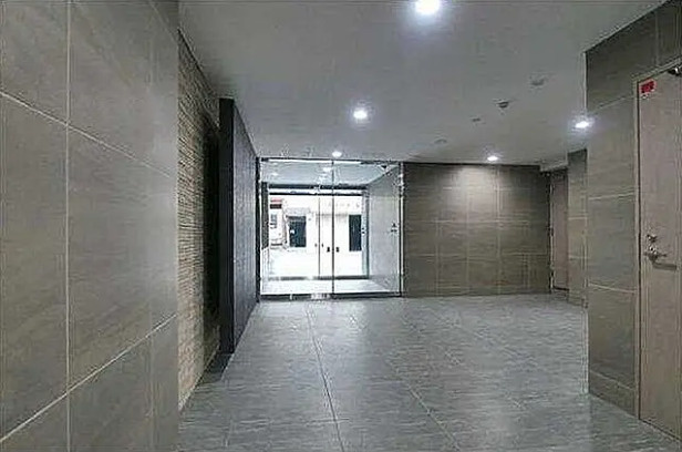 LUMEED CUBE 菊川 PREMIUMのエントランス