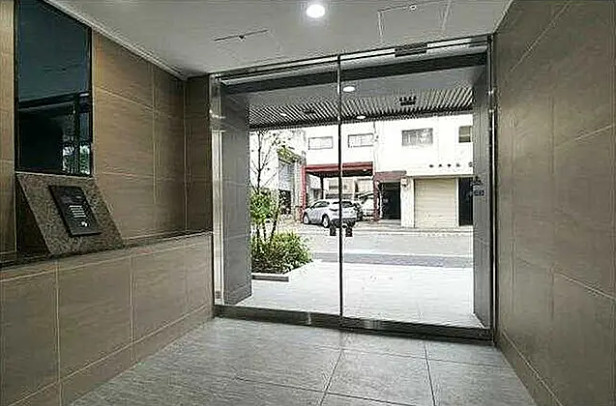 LUMEED CUBE 菊川 PREMIUMのロビー