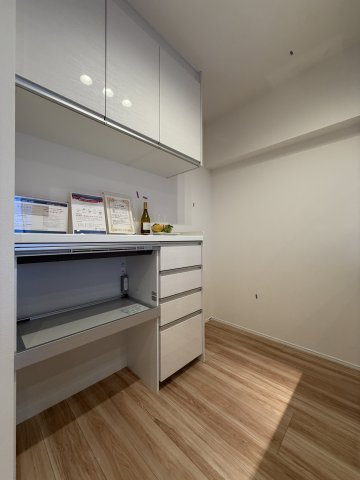 新宿区新宿５丁目の中古マンションの収納|カップボード