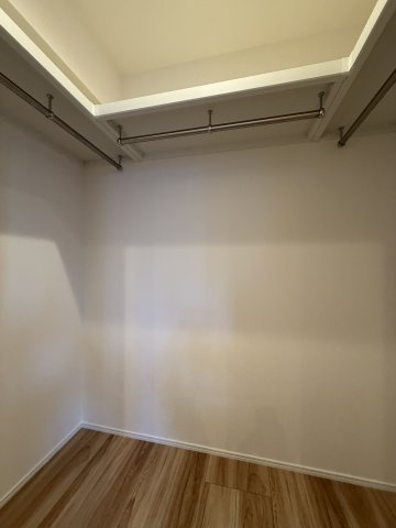 新宿区新宿５丁目の中古マンションの収納|ウォークインクローゼット