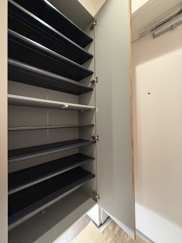 新宿区新宿５丁目の中古マンションの収納|シューズボックス
