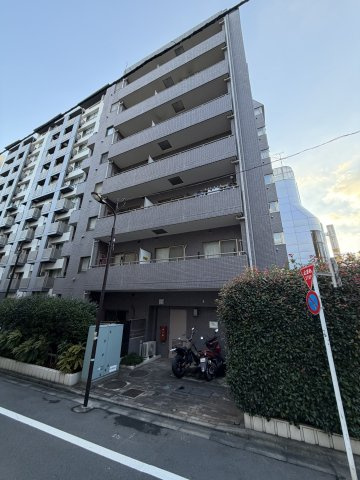 新宿区新宿５丁目の中古マンションの外観