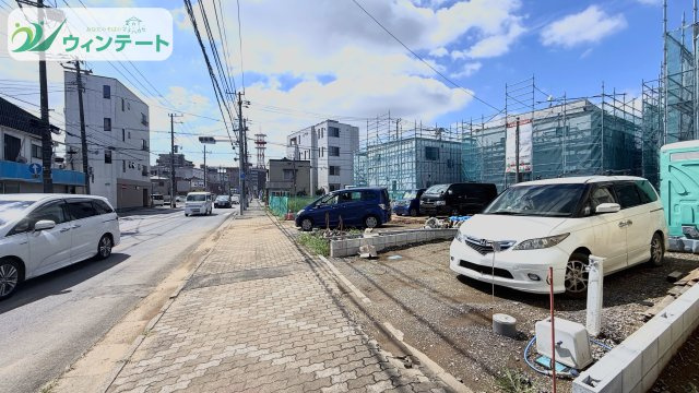 土浦市中央2丁目1期　新築戸建の前面道路含む現地写真|見通しの良い前面道路で、お子様の通学も安心。閑静な住宅街に位置する好立地です♪
