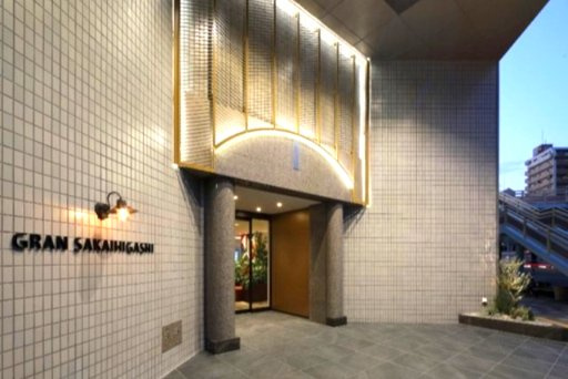 グラン堺東のエントランス