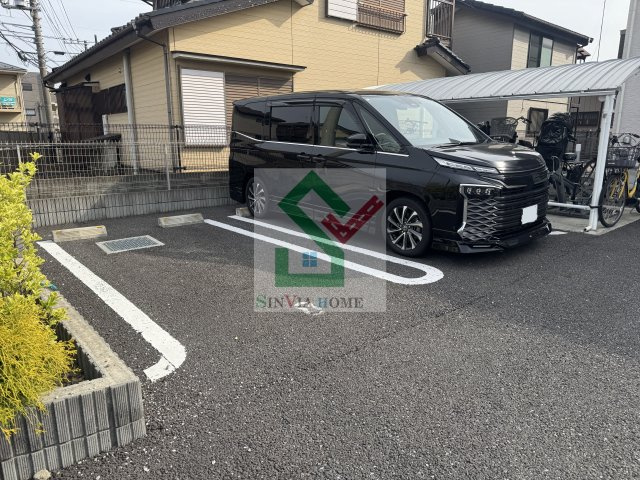 シェルキィの駐車場