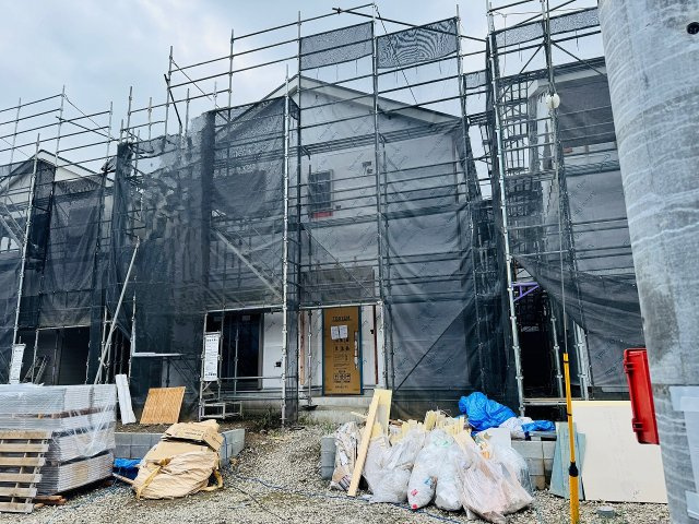 八王子市　弐分方町　新築一戸建て　４０期の外観|～太陽光パネル標準搭載　南東向きで陽当たり良好　全棟並列3台駐車可能カースペース付き～