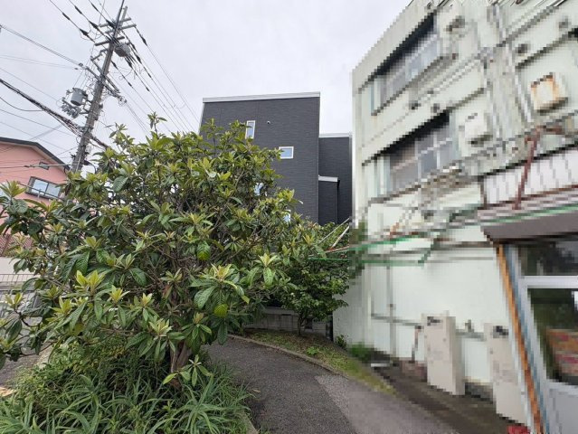 平尾　中古一戸建の周辺|ＬＤＫ約２０帖！２階リビングにすることで、陽当たりを良くし、人目も気にならずプライバシーを確保することが出来ます！