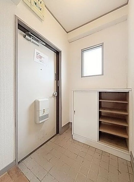 浅井マンションの玄関