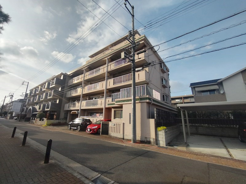 浅井マンションの外観