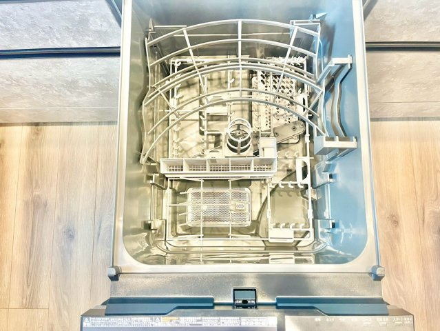 豊島区南長崎2丁目　新築戸建のキッチン|ビルトインタイプの食洗機付き！家事の時間と、手洗いに比べて使用水量も軽減します！

現地ご見学希望・資料請求などお気軽にお問い合わせ下さい！
03-5990-5201