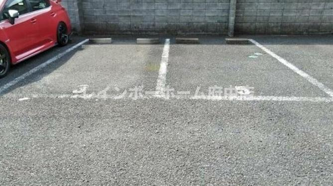ヴェルドミールＡの駐車場