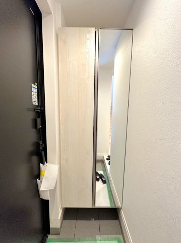 駅から平坦なアプローチ5分／2023年築／瀬谷区瀬谷4丁目／瀬谷小学校学区内の玄関|新築完成時期の内覧写真になります。
※現況とは異なる場合がございます。