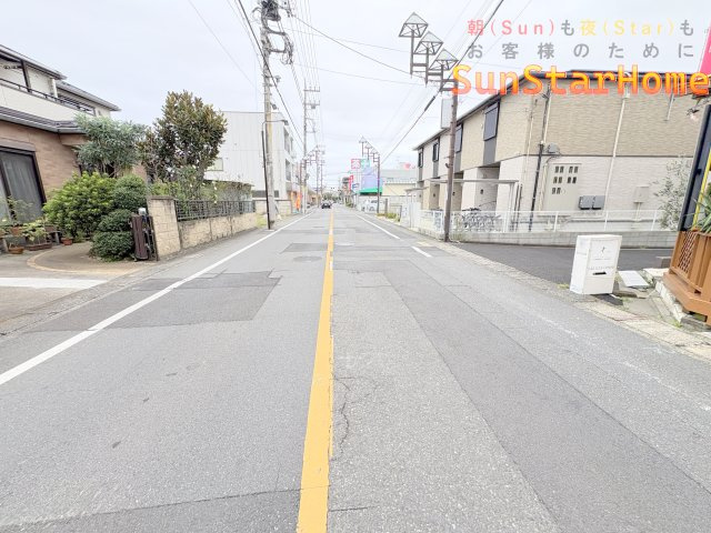【サンスターホーム】福生市本町　駅近売地の前面道路含む現地写真
