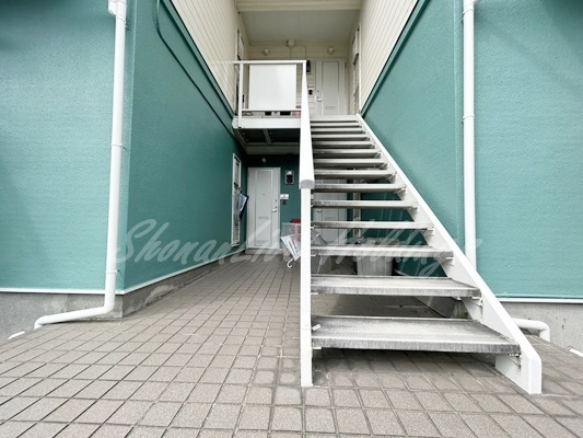 藤沢市大鋸１丁目のアパートのエントランス