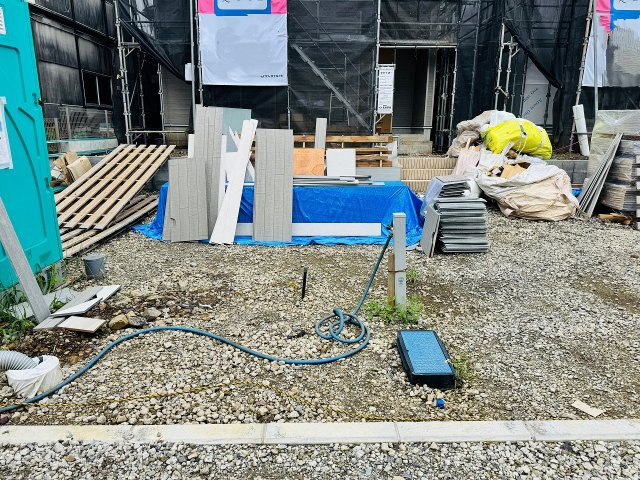 八王子市　弐分方町　新築一戸建て　４０期の駐車場|～並列3台駐車可能カースペース付き～