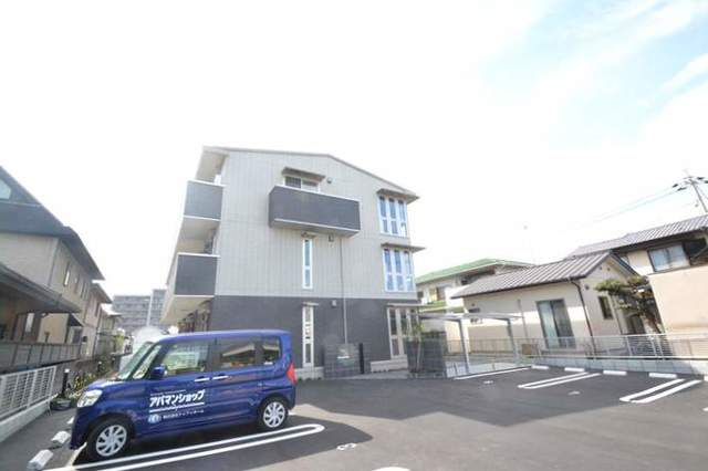 RESIDENCE NODAの駐車場