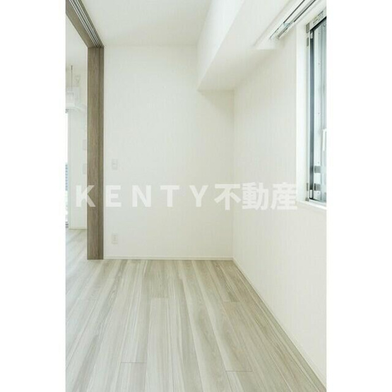 【寝室】 | スタイリオ蒲田ＷＥＳＴ | 広くて明るい寝室