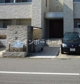和光市丸山台２丁目のアパートのエントランス