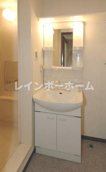 和光市丸山台２丁目のアパートの独立洗面台