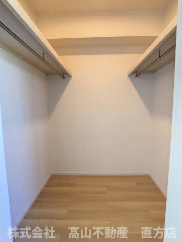 直方市大字感田のアパートの収納