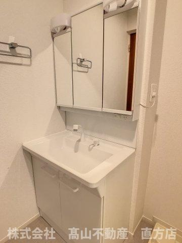 直方市大字感田のアパートの洗面所