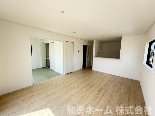クレイドルガーデン阿南市才見町第1の居間・リビング