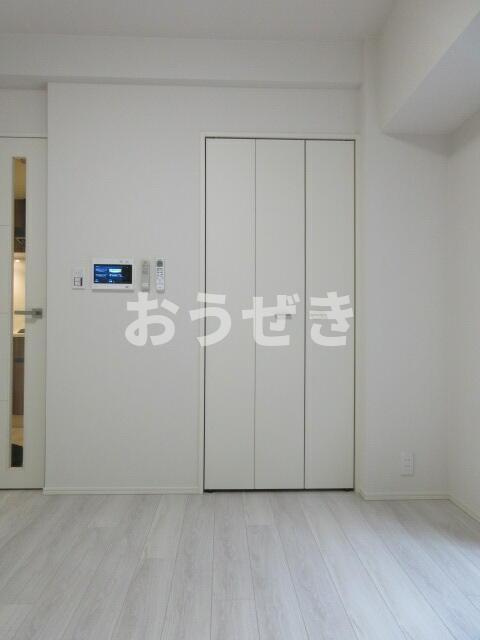 ＡＺＥＳＴ梅島の居間・リビング