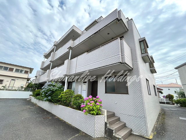藤沢市本鵠沼４丁目の賃貸マンションの外観