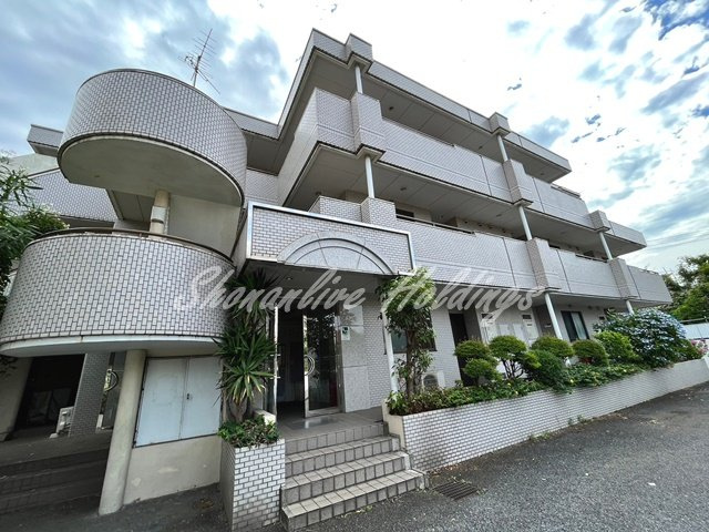 藤沢市本鵠沼４丁目の賃貸マンションの外観