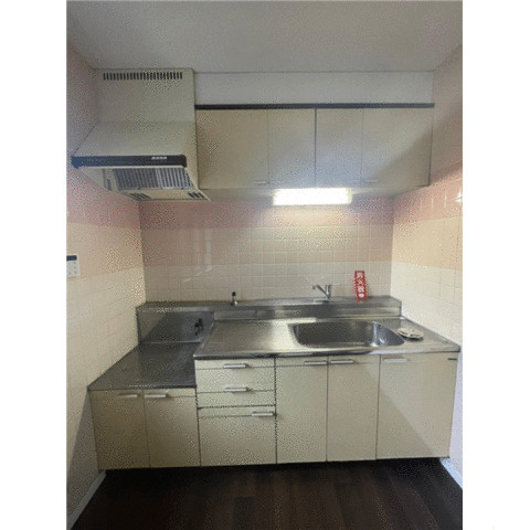 藤沢市本鵠沼４丁目の賃貸マンションのキッチン|同物件別部屋