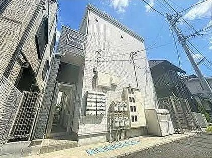 立川市柴崎町３丁目のアパートのエントランス