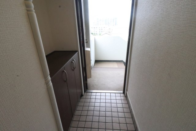 グランドハイツ高峰の玄関