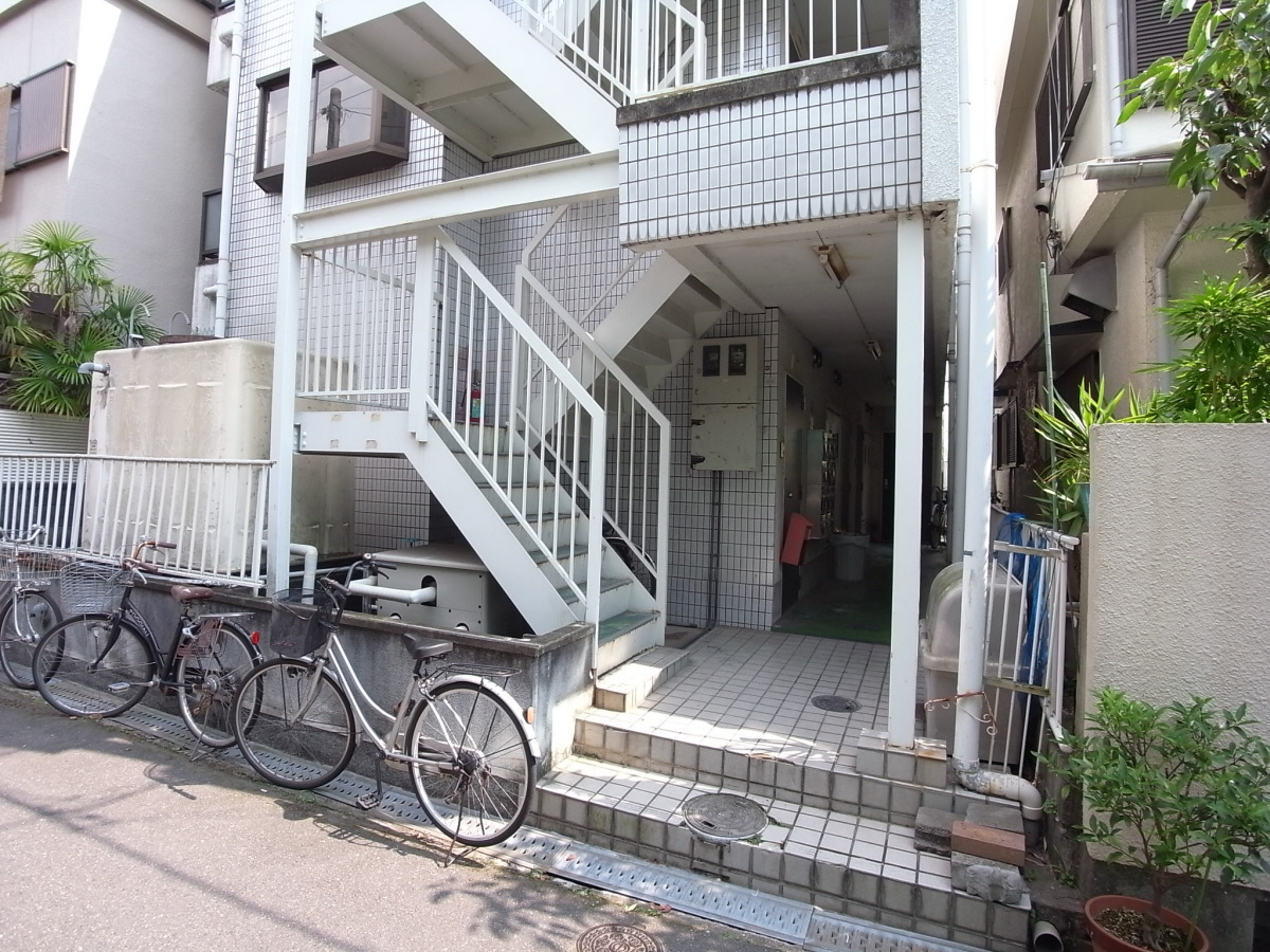 エスペール香里のエントランス