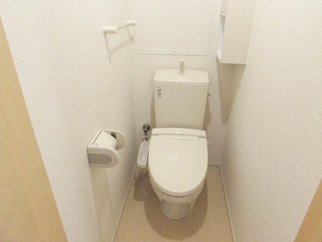 プラセール宝塚Ⅱのトイレ|コンパクトで使いやすいトイレです