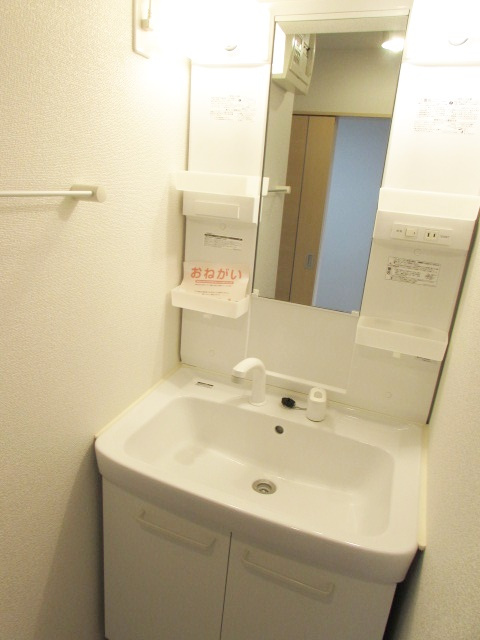 プラセール宝塚Ⅱの洗面所|忙しい朝には欠かせない洗面所です