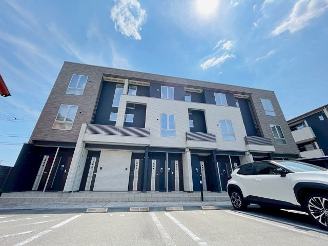 プラセール宝塚Ⅱのエントランス|建物の内部です