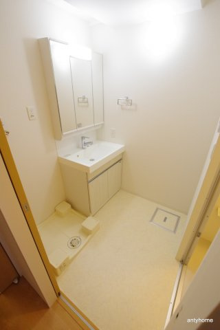 グランセジュール江坂の洗面所