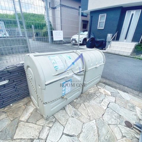 レジデンス綱島上町のその他共用部分|敷地内ごみ置き場です。