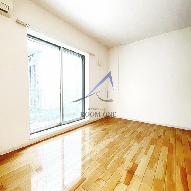 レジデンス綱島上町の居間・リビング|洋室のお部屋です。