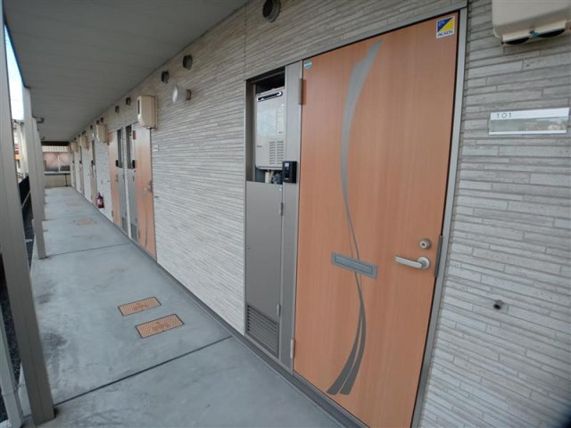 クレイノ沖の玄関|備品や設備仕様は号室等により異なります。現地をご確認下さい。