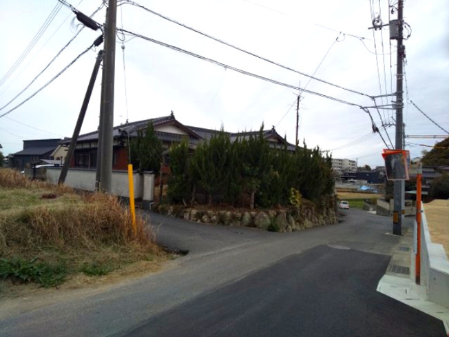 西岐波（江頭）中古住宅の前面道路含む現地写真