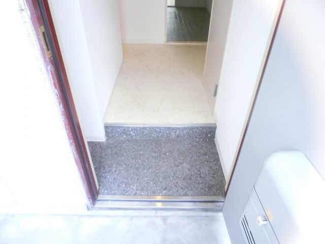 コート幸町の玄関