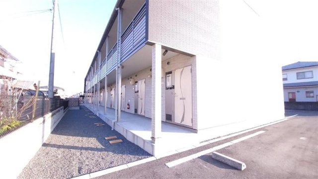 クレイノシトラスのその他|ベランダ側と建物側面に駐車場あり