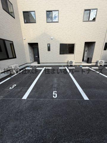 FLOW野中町の駐車場|車をお持ちの方に嬉しい駐車場付きの物件です