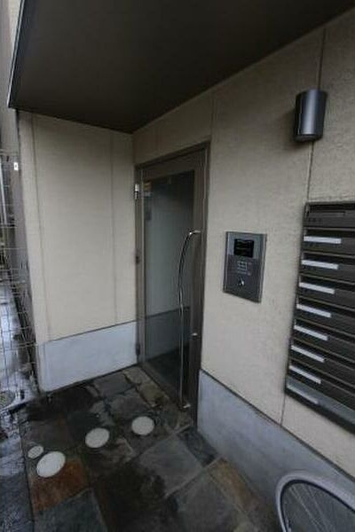 エヌエムヴァンサンクのエントランス