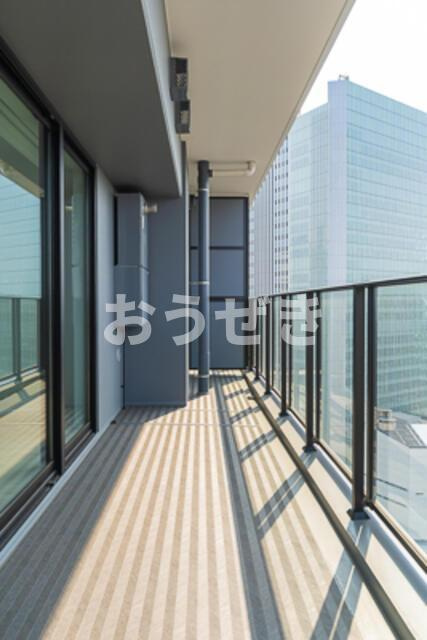 ザ・タワー横浜北仲のバルコニー|※写真は同タイプ住戸です。 