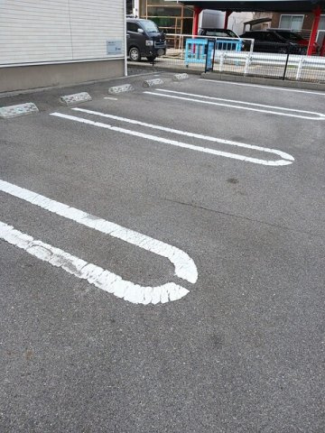 フォーチュンガーデン上道の駐車場|駐車場があるので、車を買う予定の方も安心です