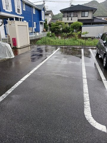プレステージ花ずいＦの駐車場|駐車場があります