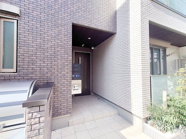 アローズ王子神谷のエントランス|こちらが入口です☆